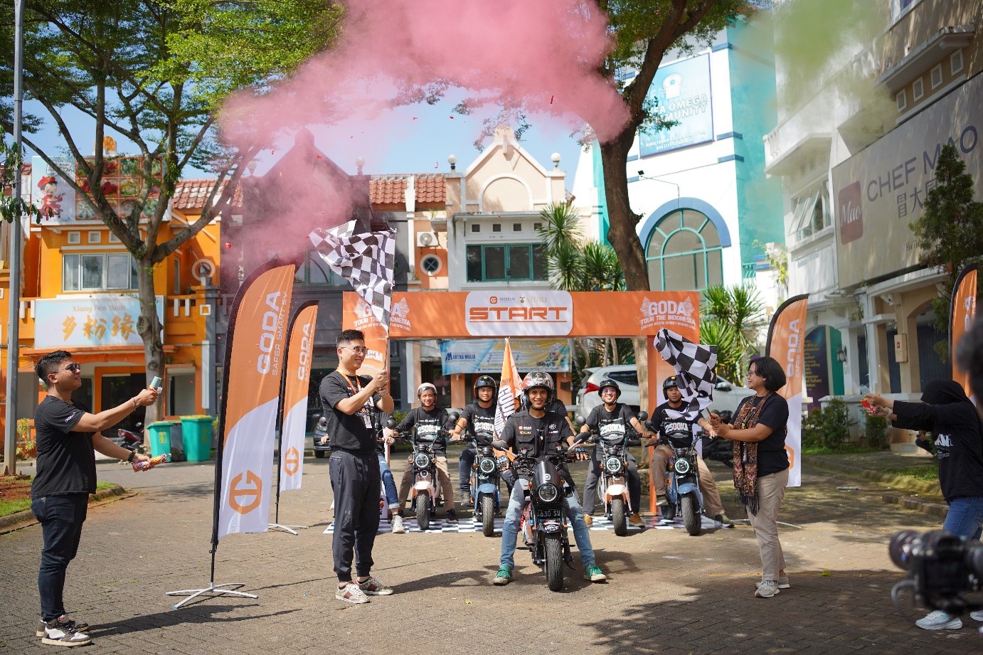 Tour the Java Mengaspal Bersama Mecha Kingkong