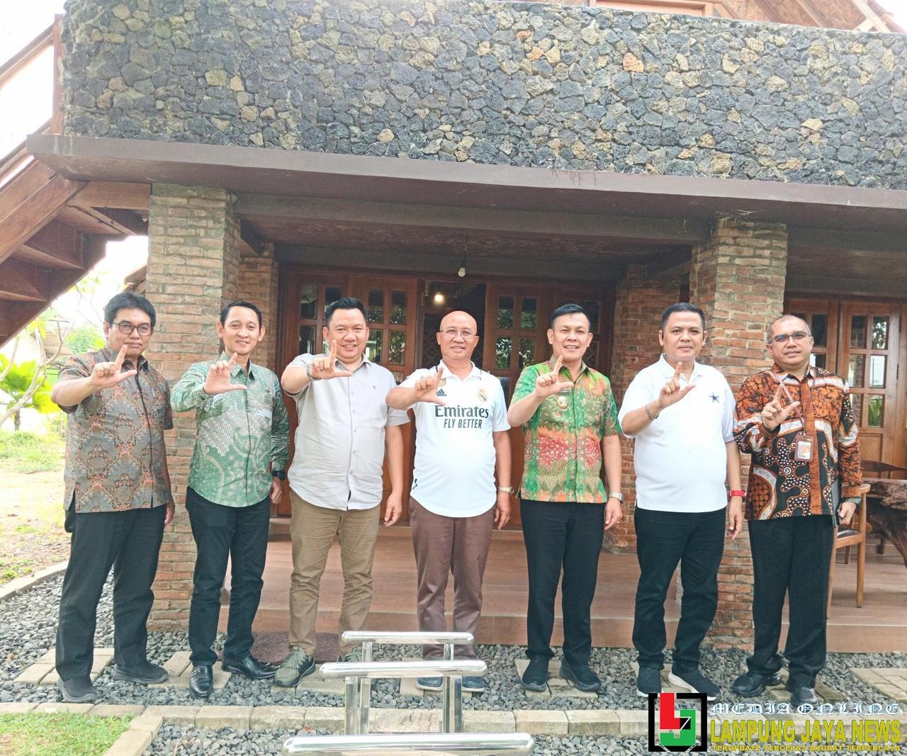 Pj Sekda Temui Anggota DPR RIKomisi V Pesibar