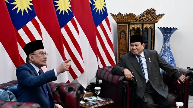 PM Anwar Ibrahim Dijamu Presiden Prabowo Di Istana