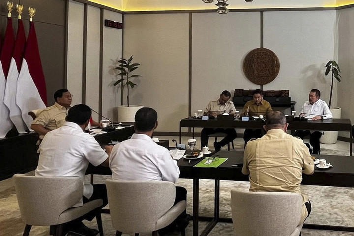 Seskab Teddy: Presiden Prabowo Gelar Ratas Akhir Pekan