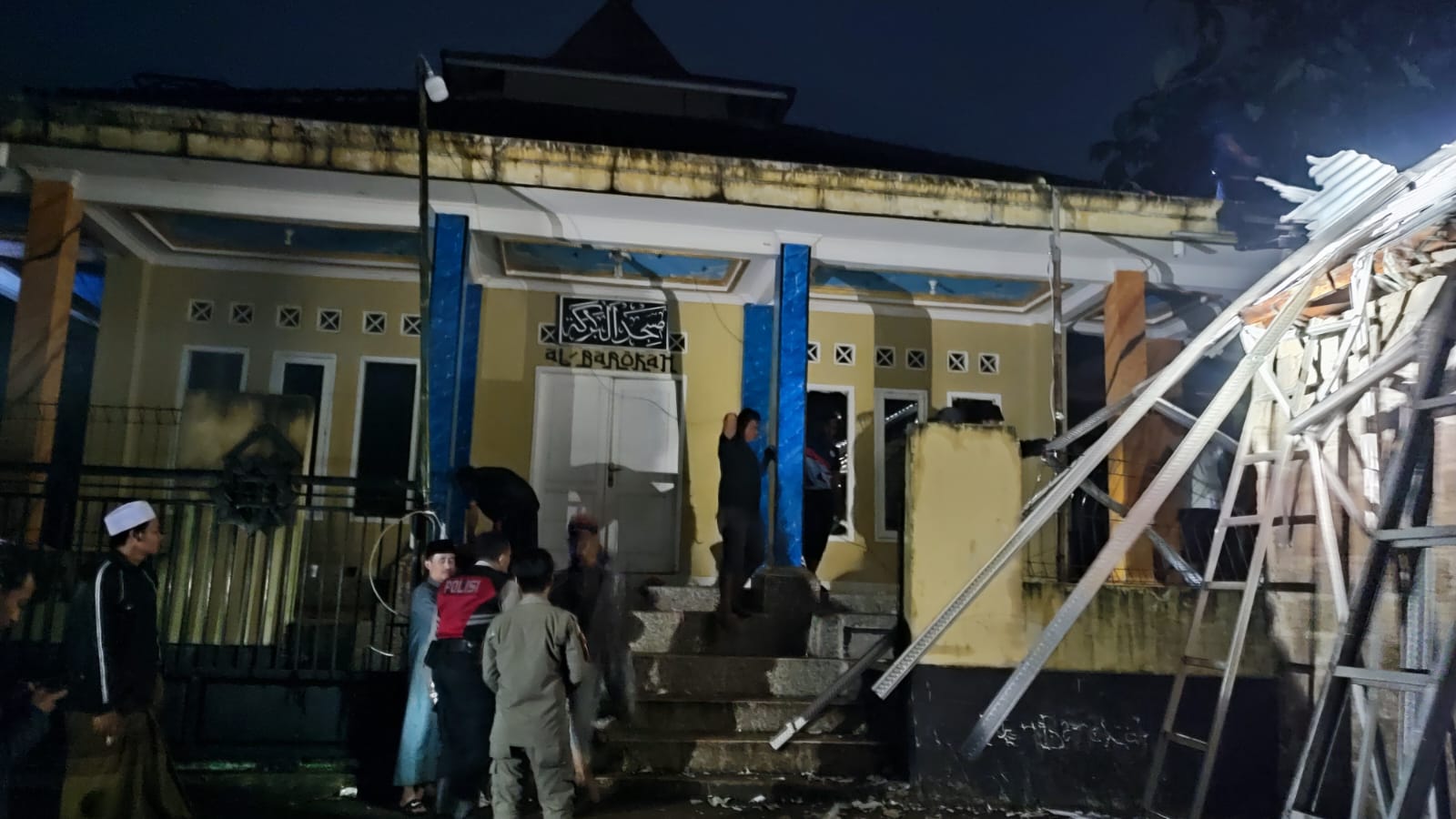 Hujan Disertai Angin Kencang Di Parungkuda, 4 Rumah Rusak