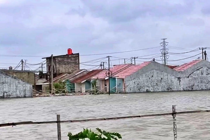 Perumahan Di Bekasi Terendam Banjir Bak Danau
