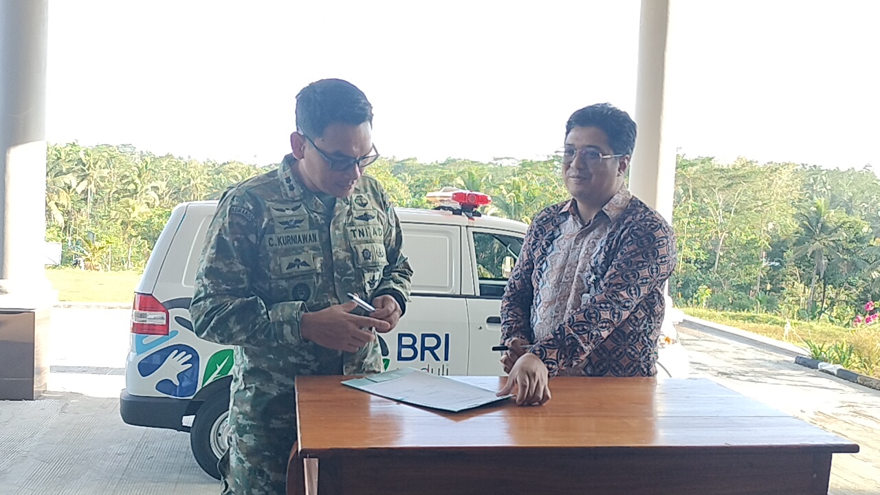 Kodim 0625 Pangandaran Terima Batuan Ambulan Dari Bank BRI