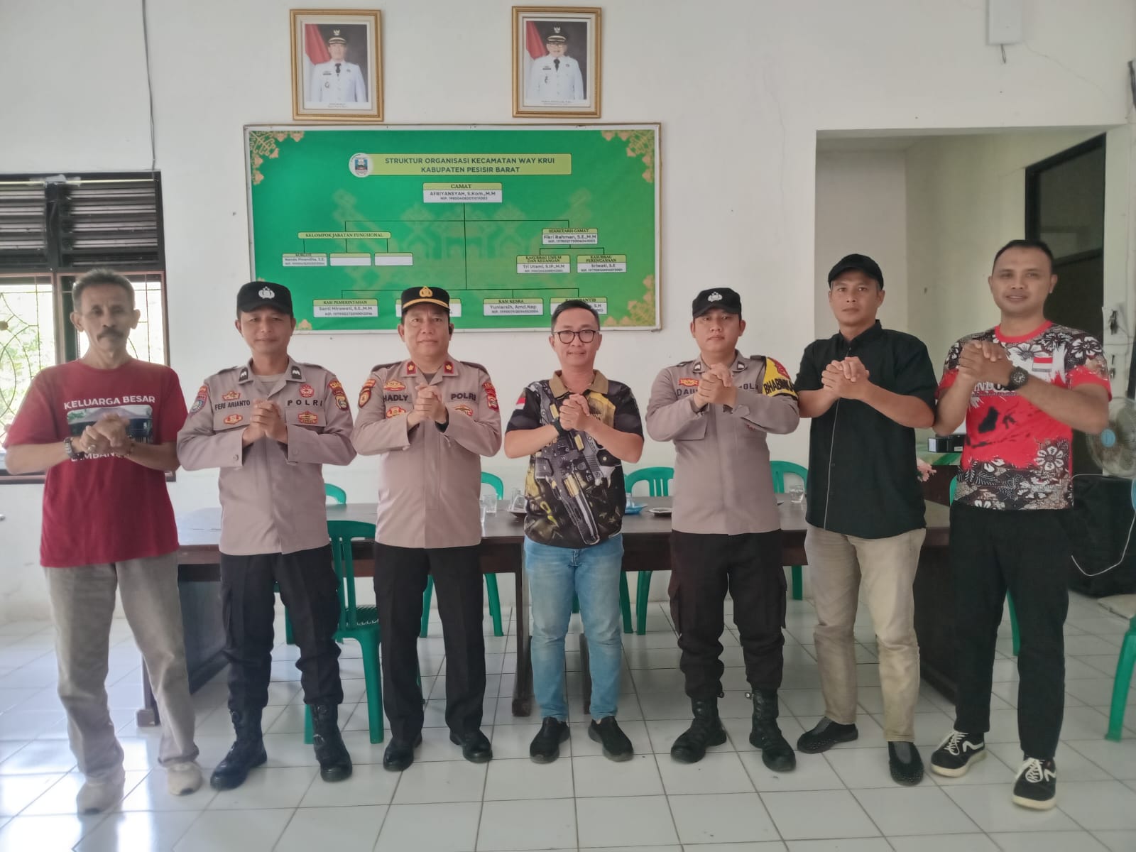 Kapolsek Pesisir Tengah Sambangi Kecamatan dan Calon Peratin